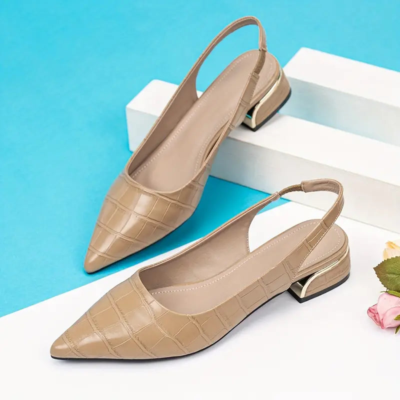 Klobige Slingback-Sandalen mit niedrigem Absatz und spitzer Zehenpartie