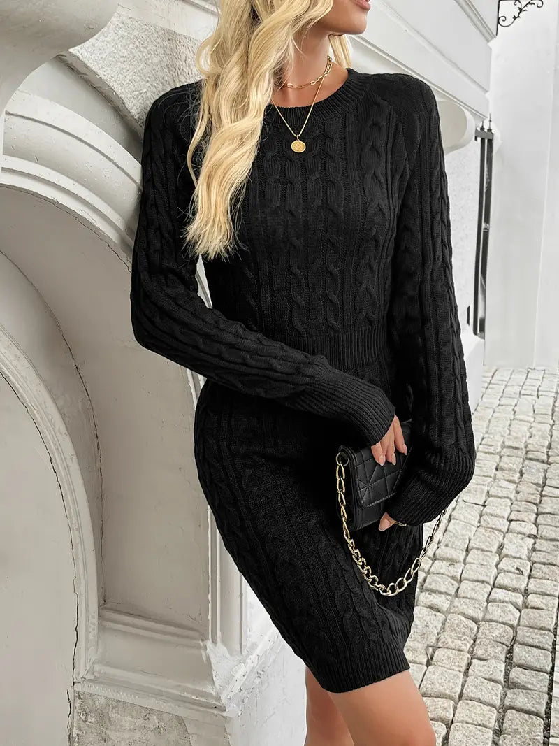 Langärmeliges Kleid aus geripptem Kabelstrick