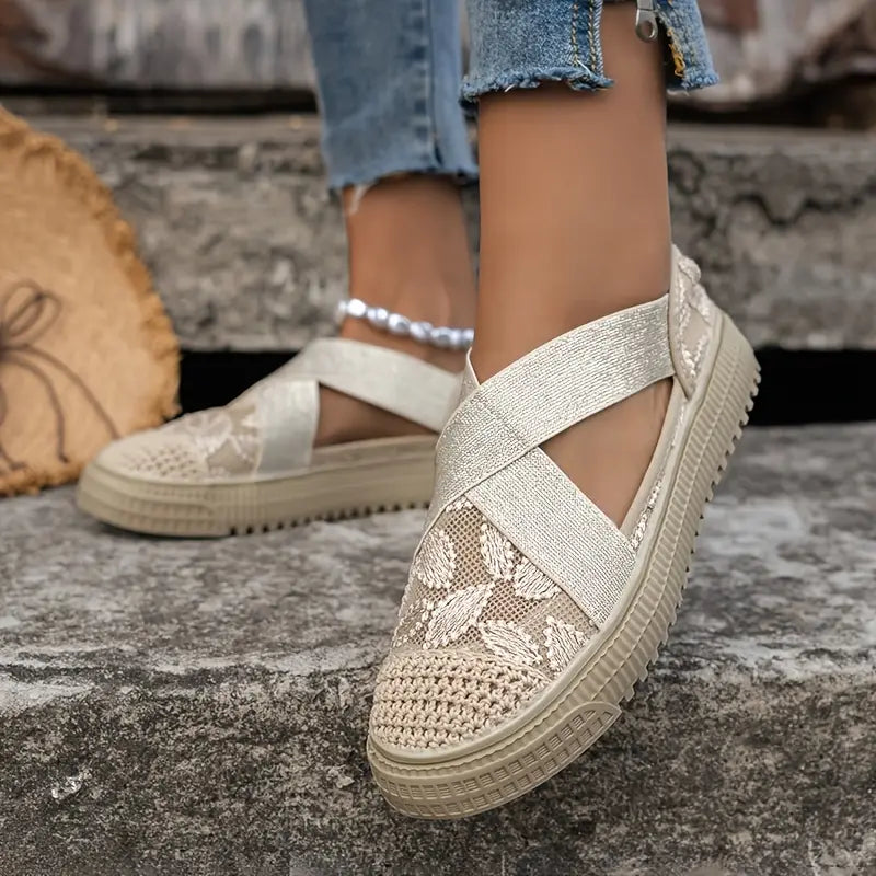 Flache, ausgeschnittene, atmungsaktive, leichte Schuhe aus Mesh