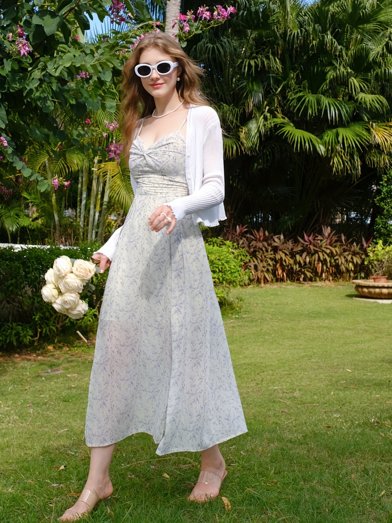 Elegantes Spaghettiträgerkleid mit Allover-Print – Geschlitztes, rückenfreies