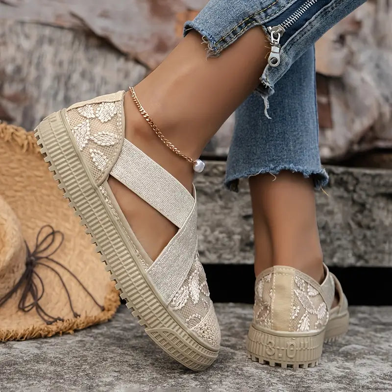 Flache, ausgeschnittene, atmungsaktive, leichte Schuhe aus Mesh