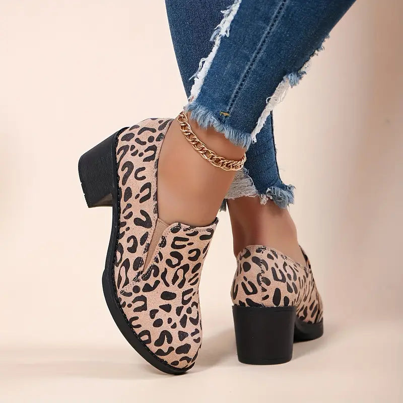 Pumps mit Leopardenmuster und flacher Öffnung zum Hineinschlüpfen
