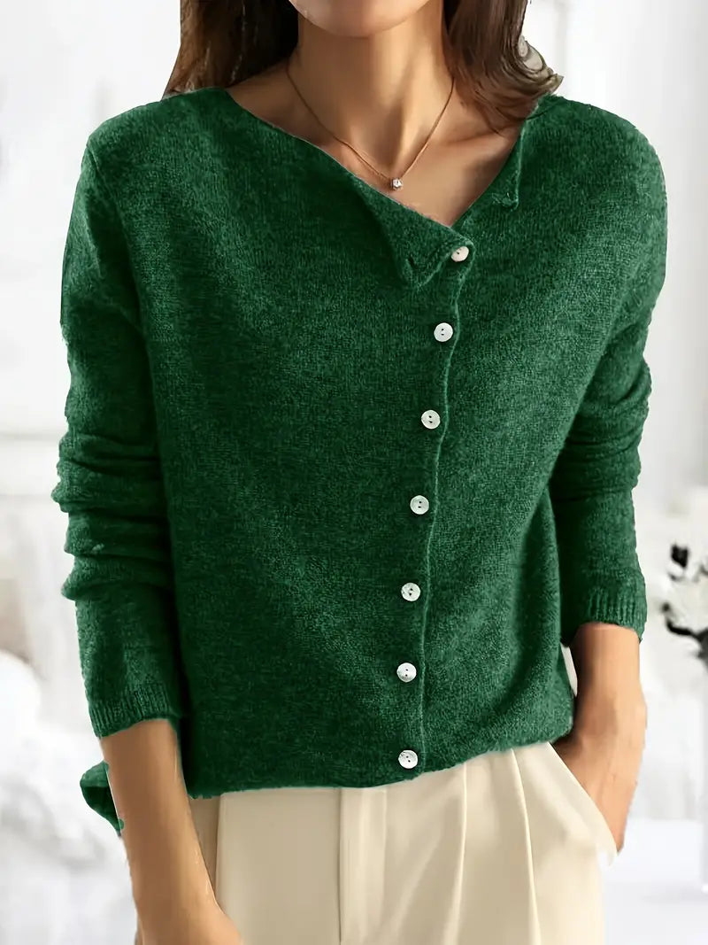 Solide asymmetrische Strickjacke mit Knopfleiste