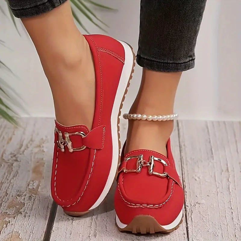 Klassische Slip-On-Loafer mit Metallschnalle