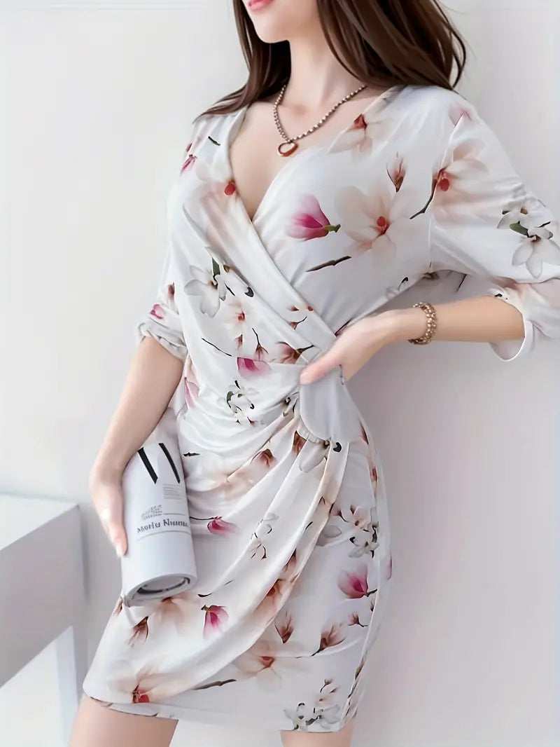 Kleid mit Blumenmuster und gerafftem Ausschnitt