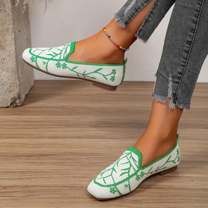 Flache Slipper aus Strick mit Blumenmuster
