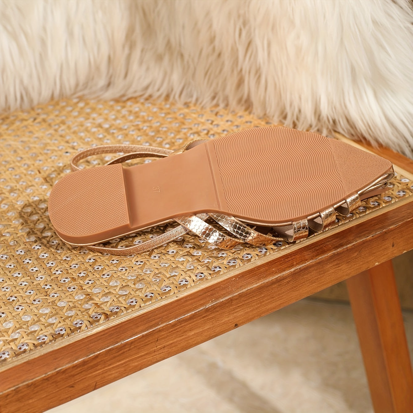 Schicke Metallic-Gewebe-Sandalen, elegante Sommerschuhe in Gold