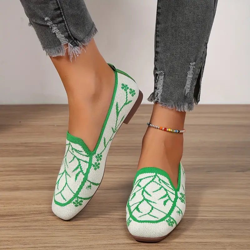 Flache Slipper aus Strick mit Blumenmuster