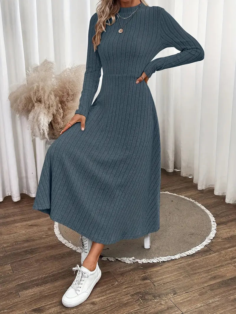 Lässiges glamouröses einfarbiges geripptes langärmeliges Maxikleid