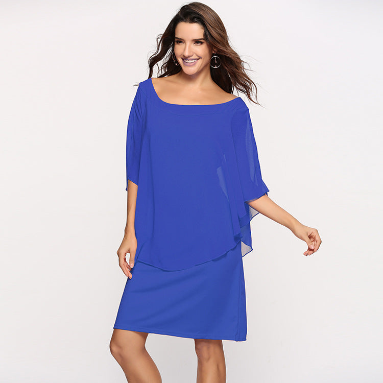 Stilvolles Set aus offenem Oberteil und Kleid mit geschichtetem Saum