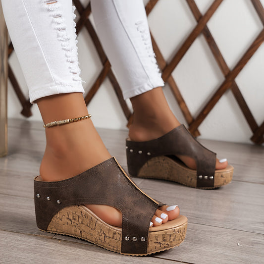 Plateau-Sandalen – Bequeme Slip-On Sommer Schuhe mit Nieten