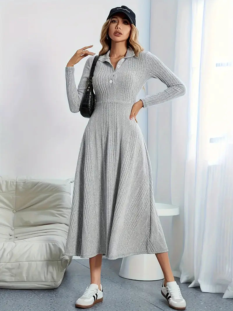 Elegantes Rippenstrick Midi-Kleid mit Knopfdetail