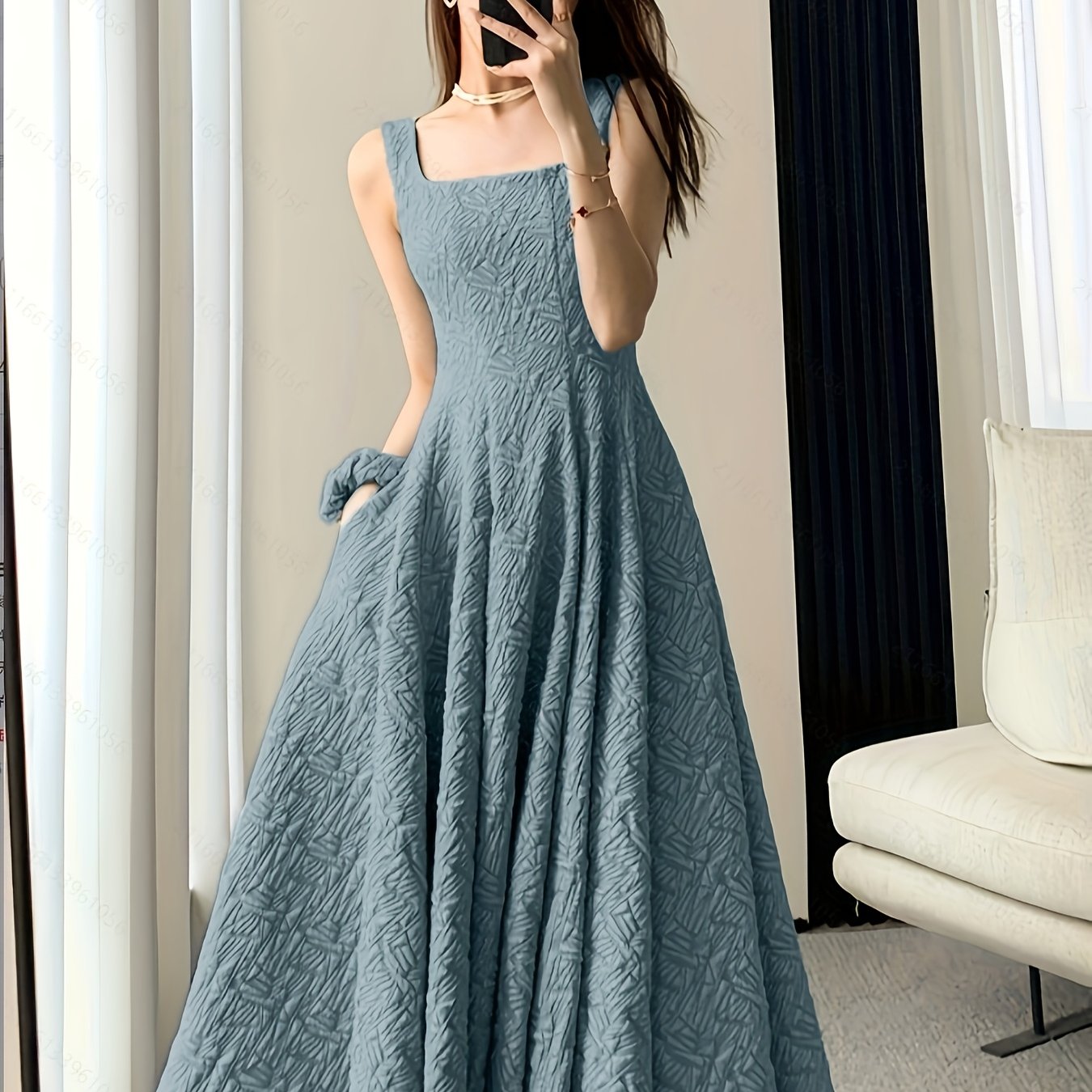 Elegantes Kleid mit quadratischem Ausschnitt - ideal für Frühling und Sommer