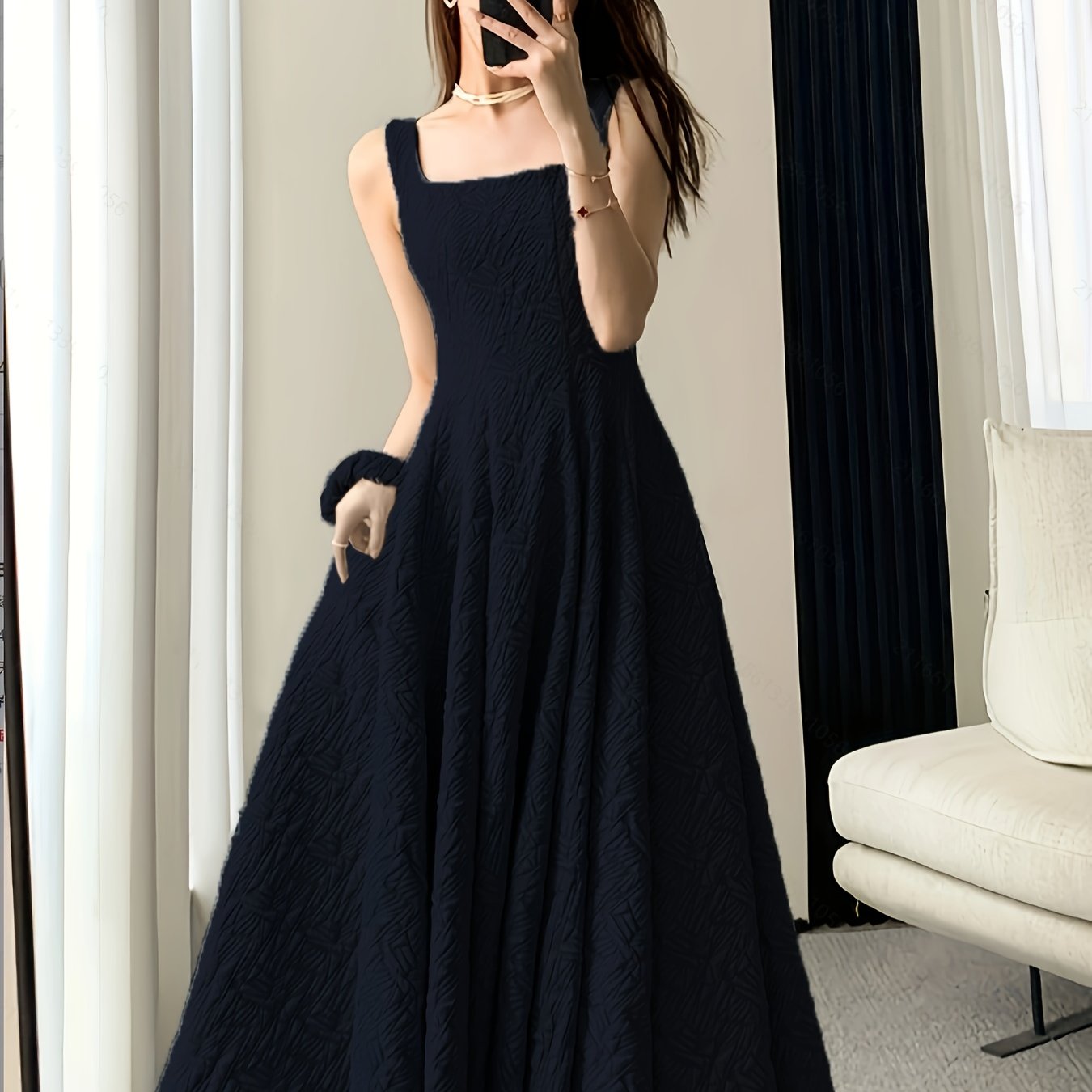 Elegantes Kleid mit quadratischem Ausschnitt - ideal für Frühling und Sommer