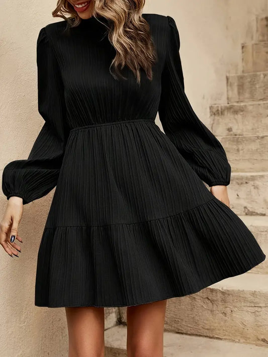 Feminines Flair Texturiertes Kleid mit Rüschensaum in A-Linie