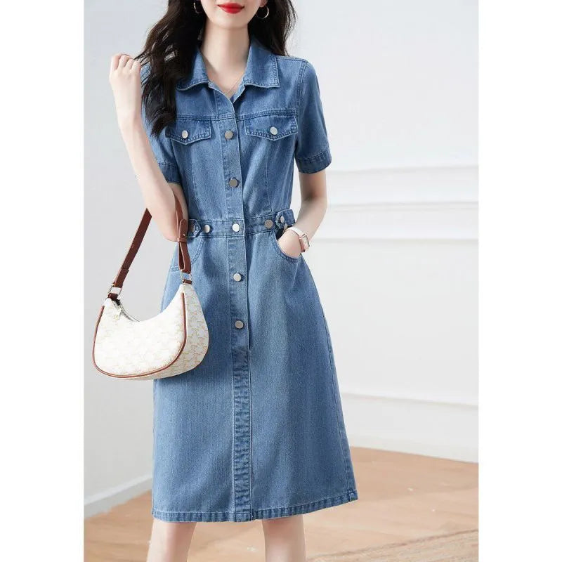 Kurzärmeliges, schmal geschnittenes Denim-Kleid