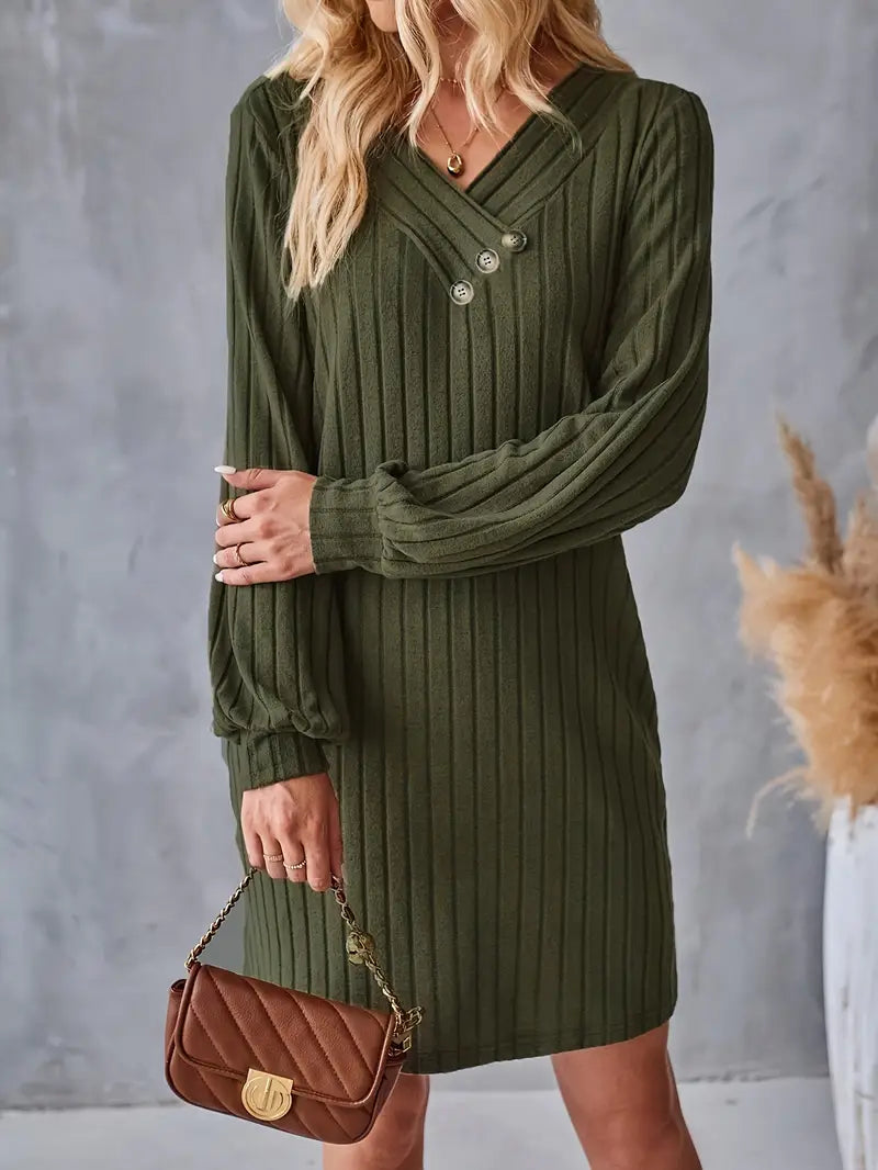 Elegantes V-Ausschnitt-Rippenkleid – Langarm mit Knopf-Detail