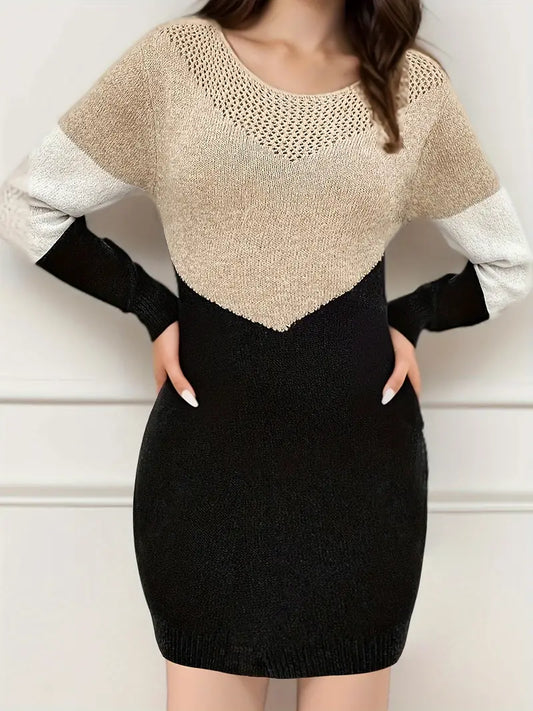 Elegantes Strickkleid mit Cut-Outs – Farbblock-Design aus Baumwolle