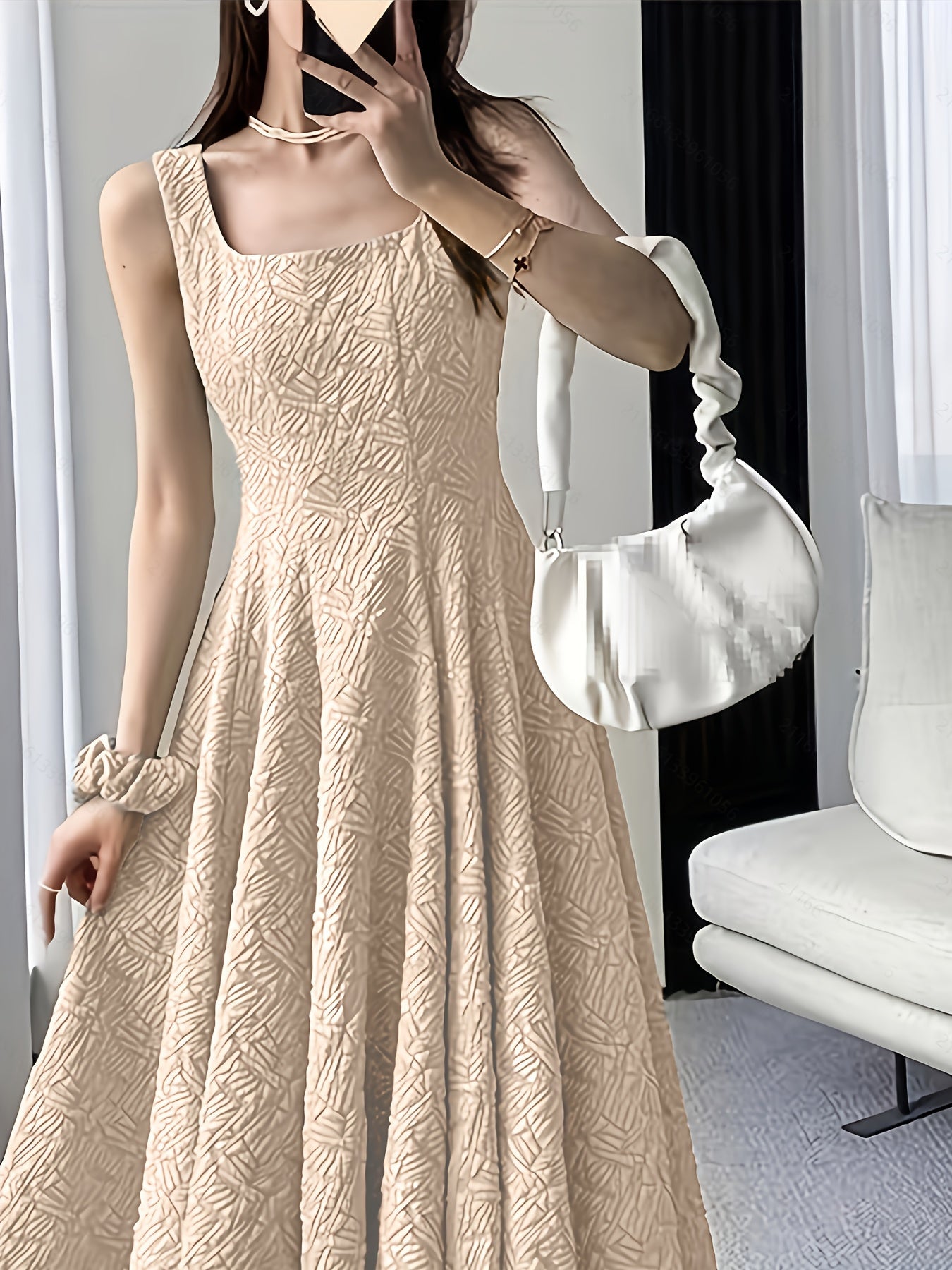 Elegantes Kleid mit quadratischem Ausschnitt - ideal für Frühling und Sommer