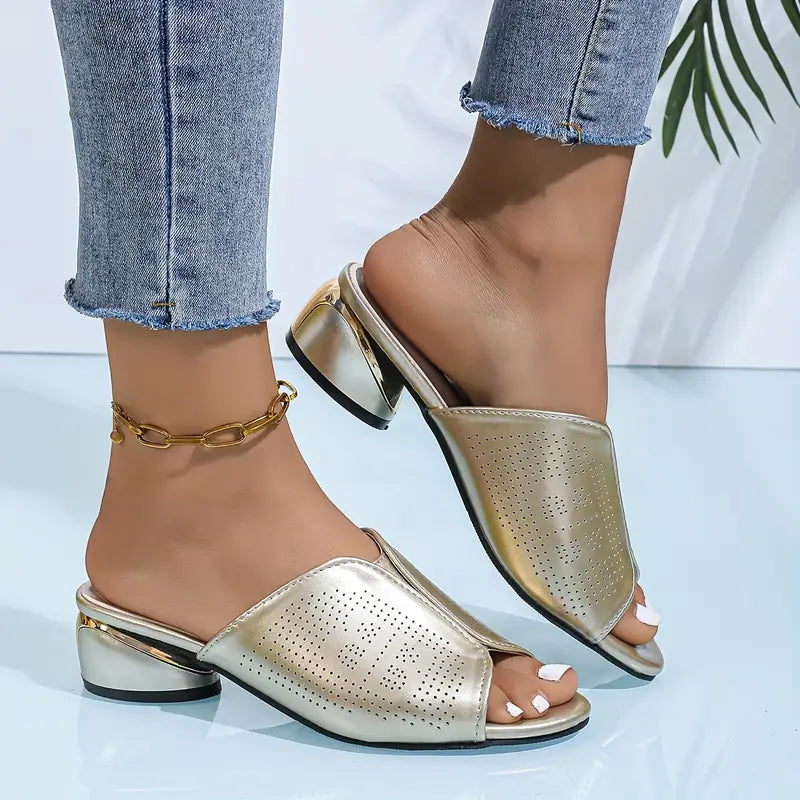 Perforierte Peep-Toe-Mode mit niedrigem Absatz und klobigem Absatz