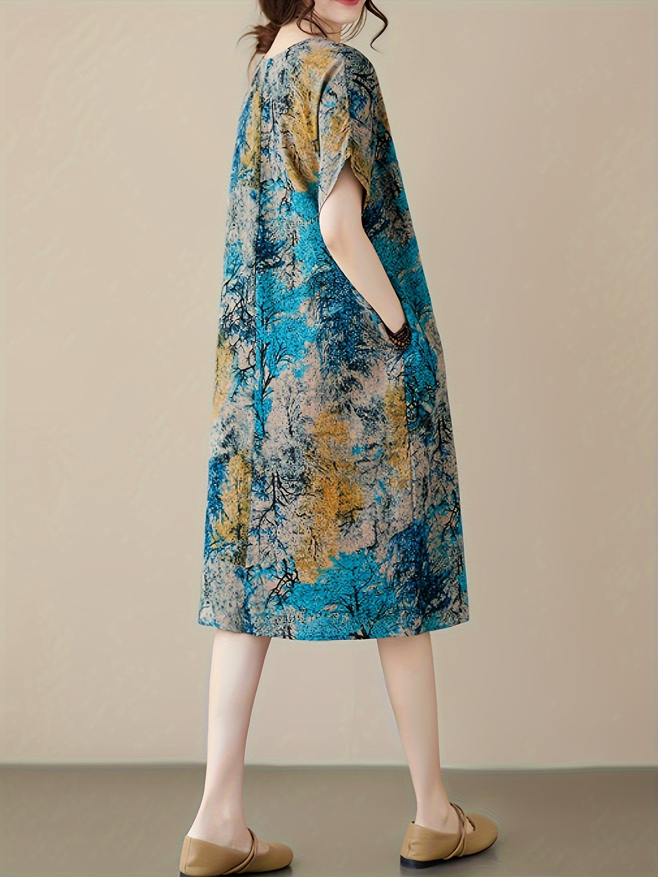 Lässiges Plus-Size Leinenkleid – Blumenkleid mit Rundhalsausschnitt & Taschen