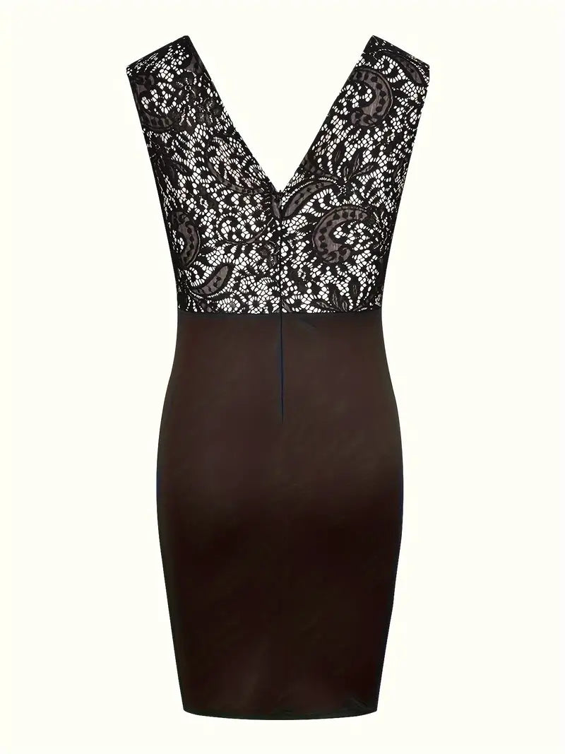 Elegantes rückenfreies Kleid mit V-Ausschnitt und kontrastierender Spitze mit Wickelausschnitt