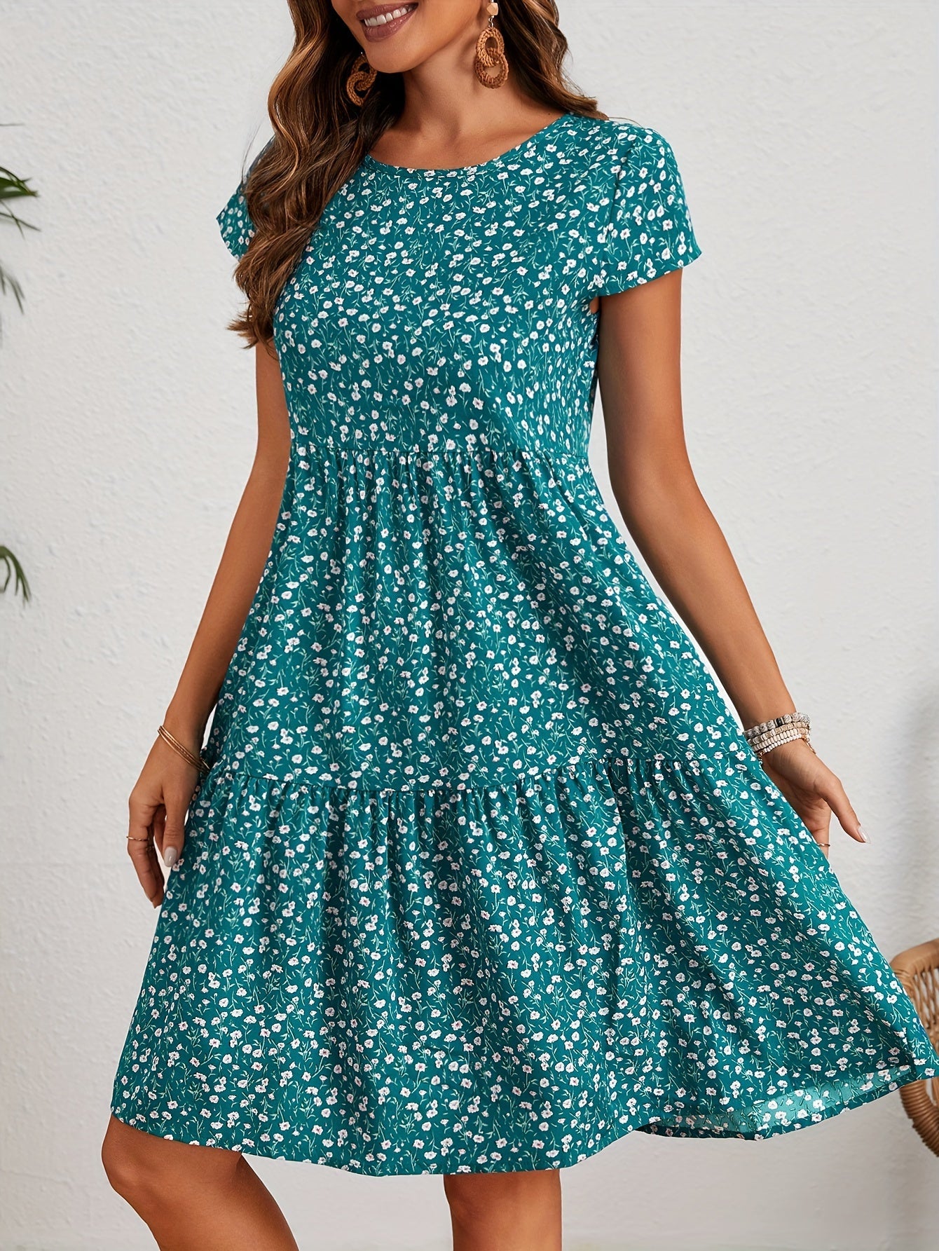 Leichtes Vintage-Kleid – Blumendruck, Kurzarm, Rundhalsausschnitt, feminines Sommerkleid