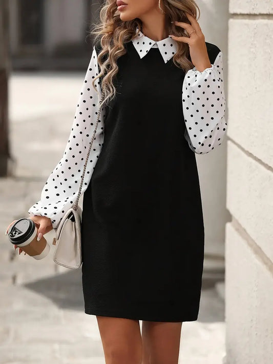 Polka Dot Kleid mit Schlüsselloch im Rücken und modernem Twist