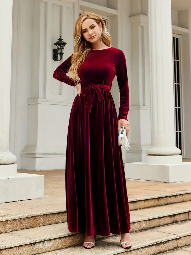 Elegantes Langarmkleid mit Gürtel, Boot-Ausschnitt, Knöchellang