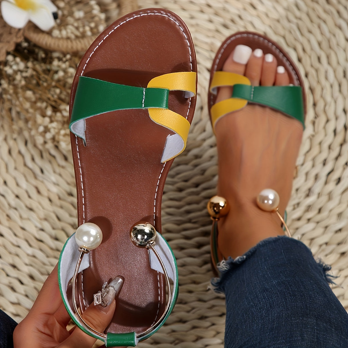 Flache Strand Damen Sommer Sandalen –  Kunstperlen & Metallic-Riemen