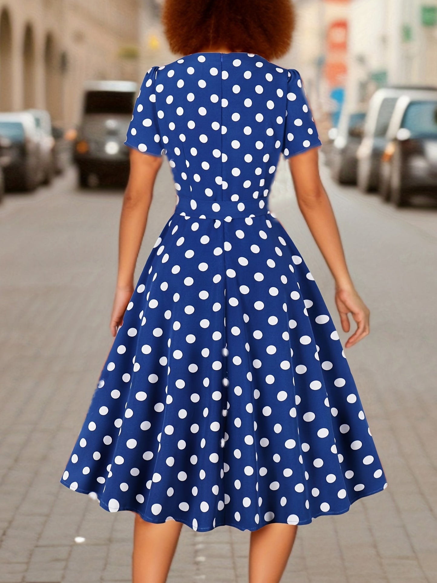 Elegantes Polka-Dot-Sommerkleid – Karree-Ausschnitt, Kurzarm, Figurschmeichelnd