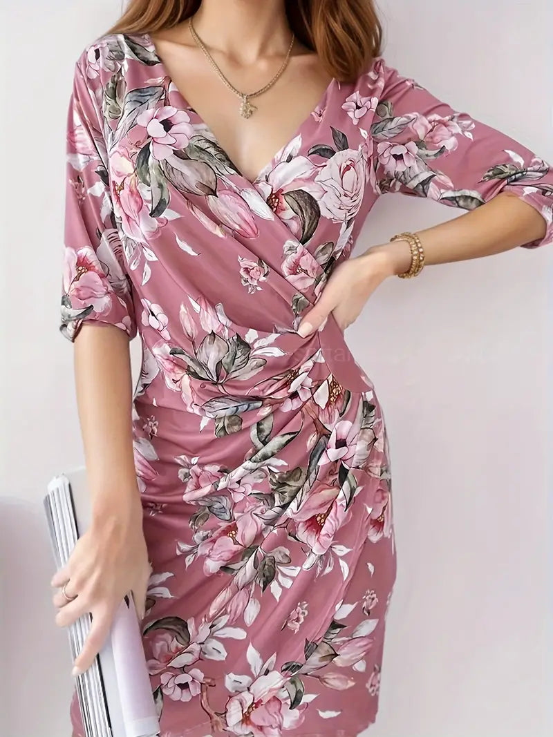 Kleid mit Blumenmuster und gerafftem Ausschnitt