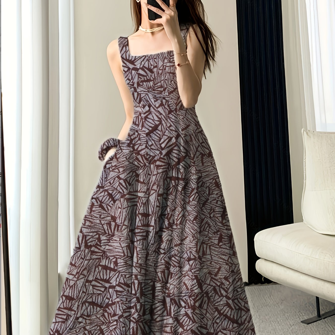 Elegantes Kleid mit quadratischem Ausschnitt - ideal für Frühling und Sommer