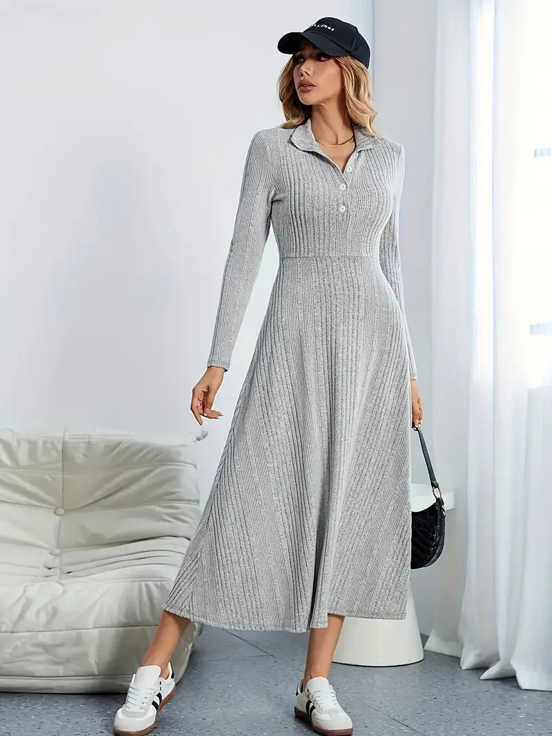Elegantes Rippenstrick Midi-Kleid mit Knopfdetail