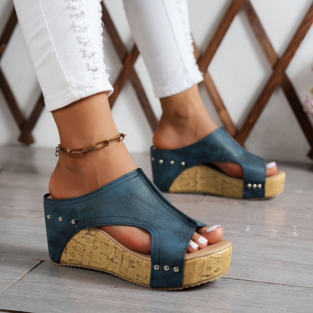 Plateau-Sandalen – Bequeme Slip-On Sommer Schuhe mit Nieten