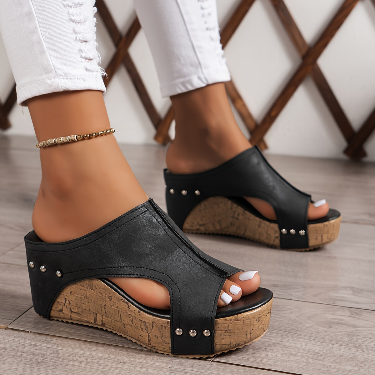 Plateau-Sandalen – Bequeme Slip-On Sommer Schuhe mit Nieten