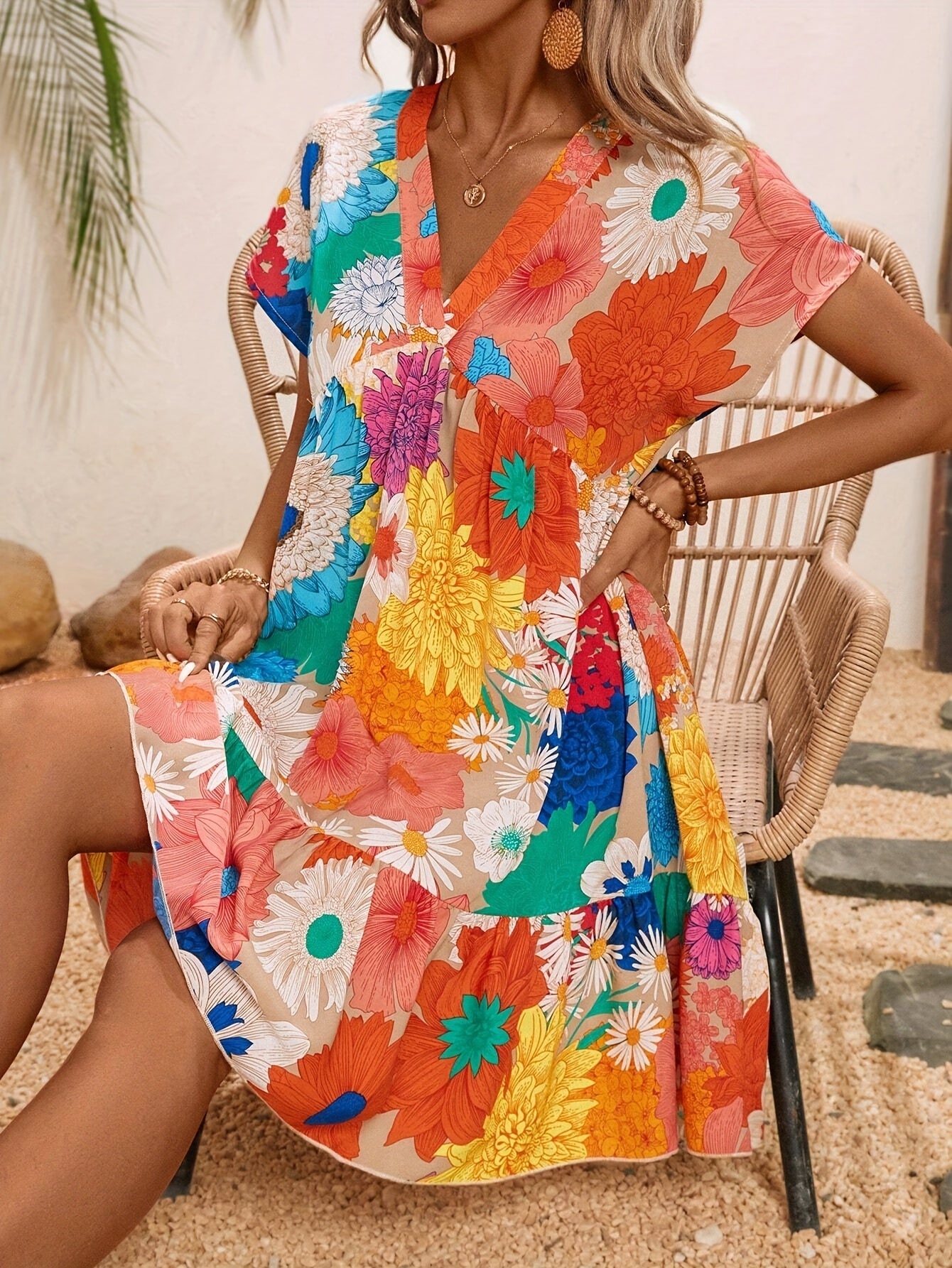 Elegantes V-Ausschnitt Sommerkleid Florales Druckdesign
