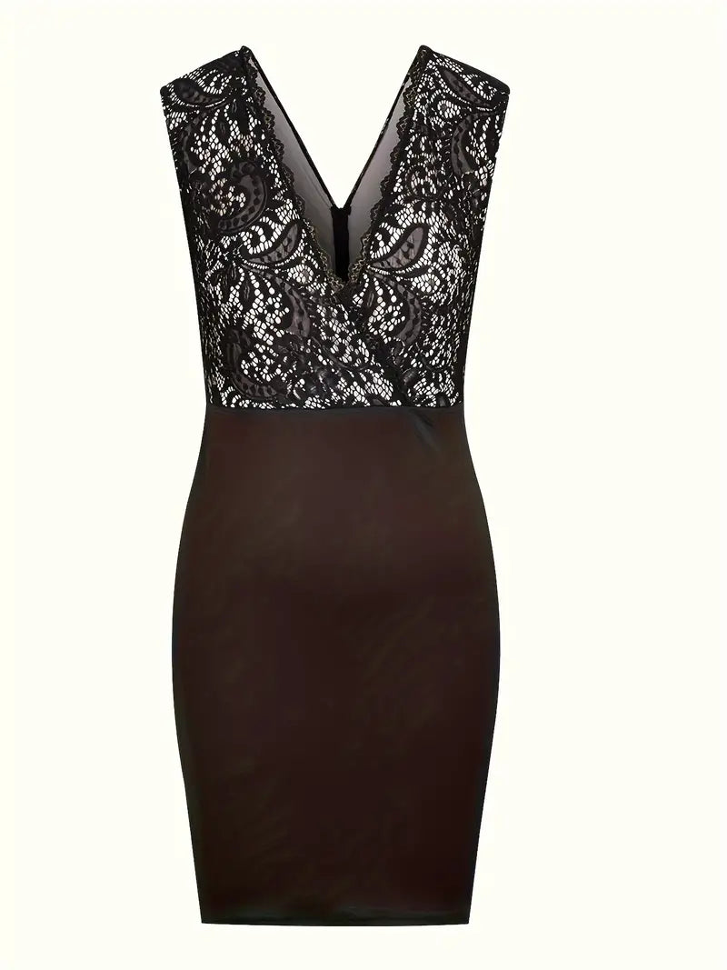 Elegantes rückenfreies Kleid mit V-Ausschnitt und kontrastierender Spitze mit Wickelausschnitt