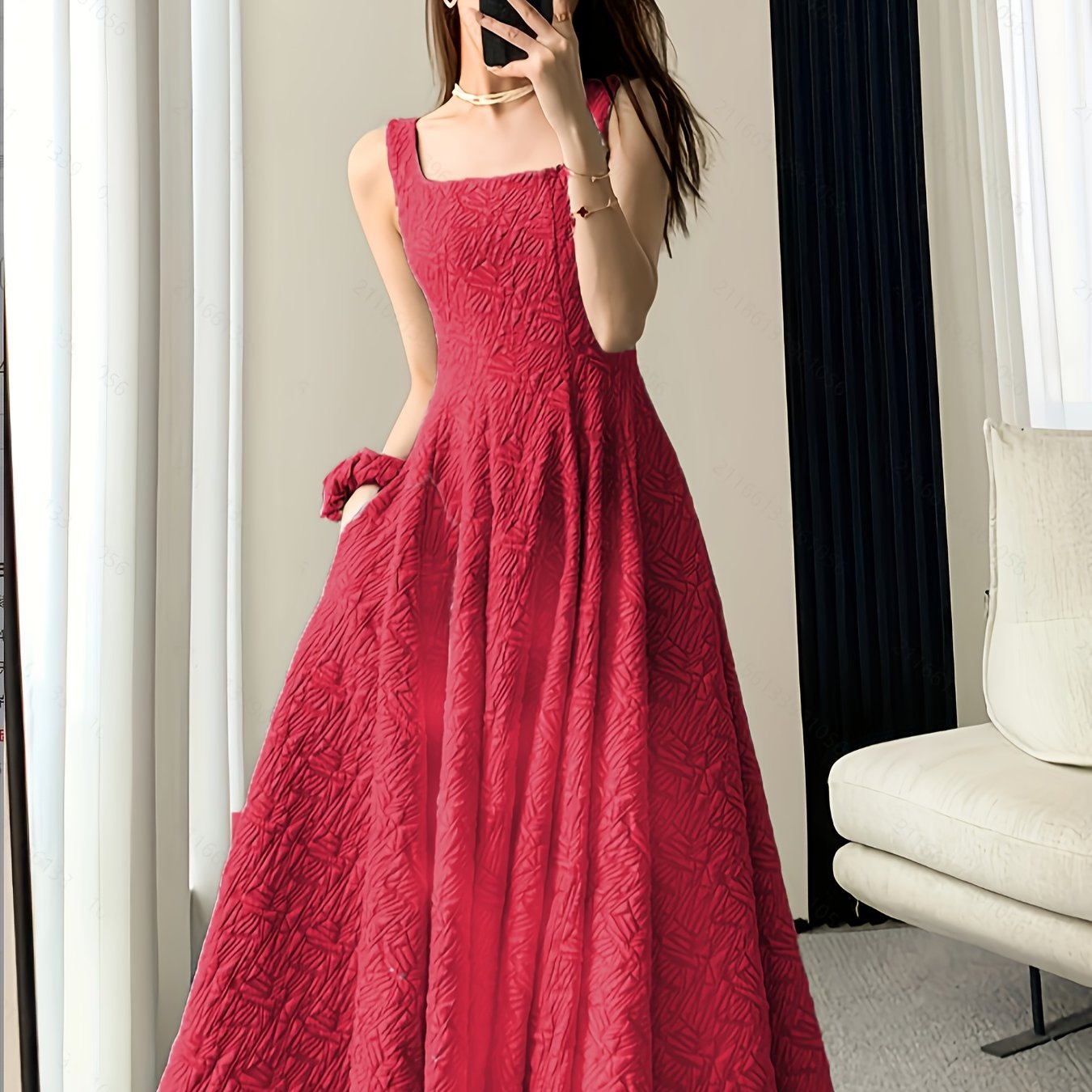 Elegantes Kleid mit quadratischem Ausschnitt - ideal für Frühling und Sommer