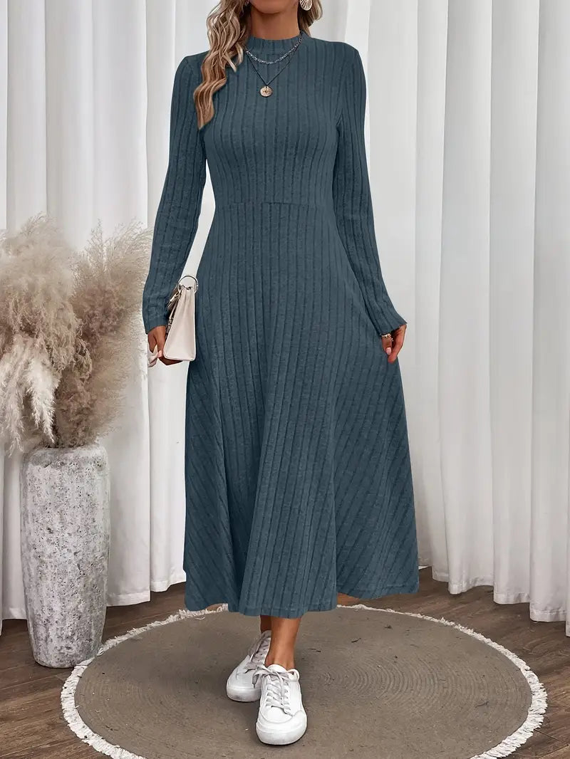 Lässiges glamouröses einfarbiges geripptes langärmeliges Maxikleid