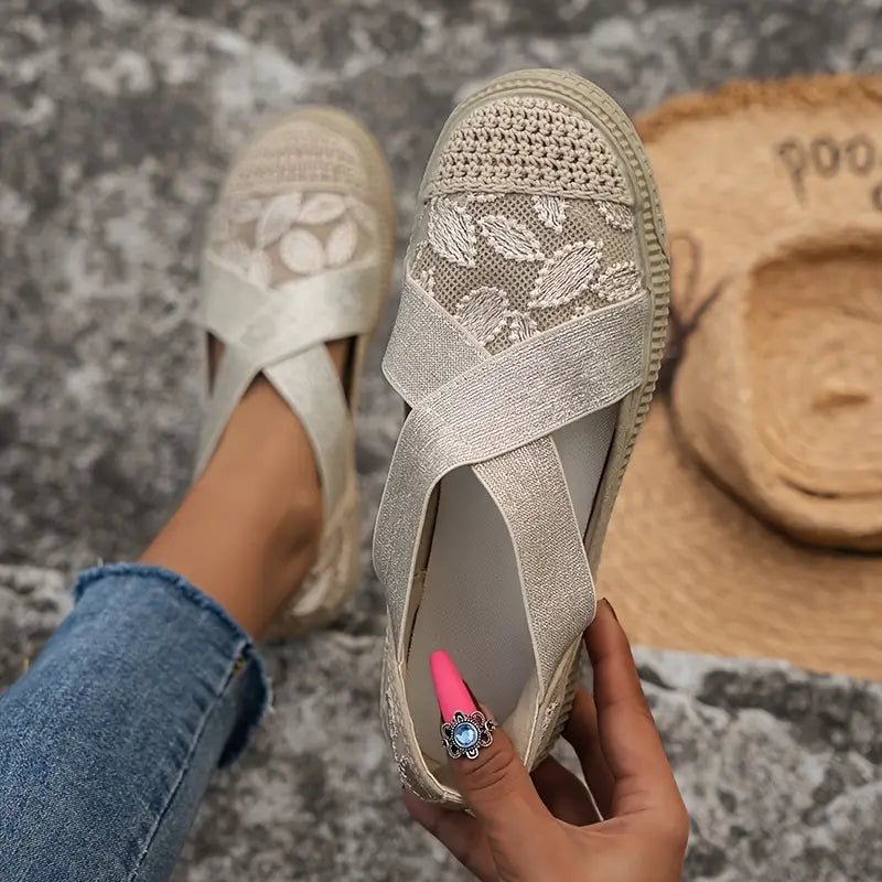 Flache, ausgeschnittene, atmungsaktive, leichte Schuhe aus Mesh