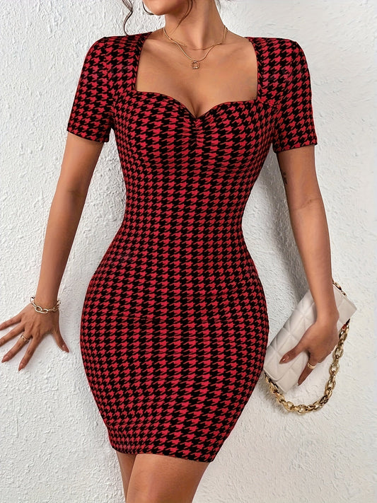 Elegantes Hahnentritt-Kleid – figurbetont, herzförmiger Ausschnitt, kurzarm, stilvoll