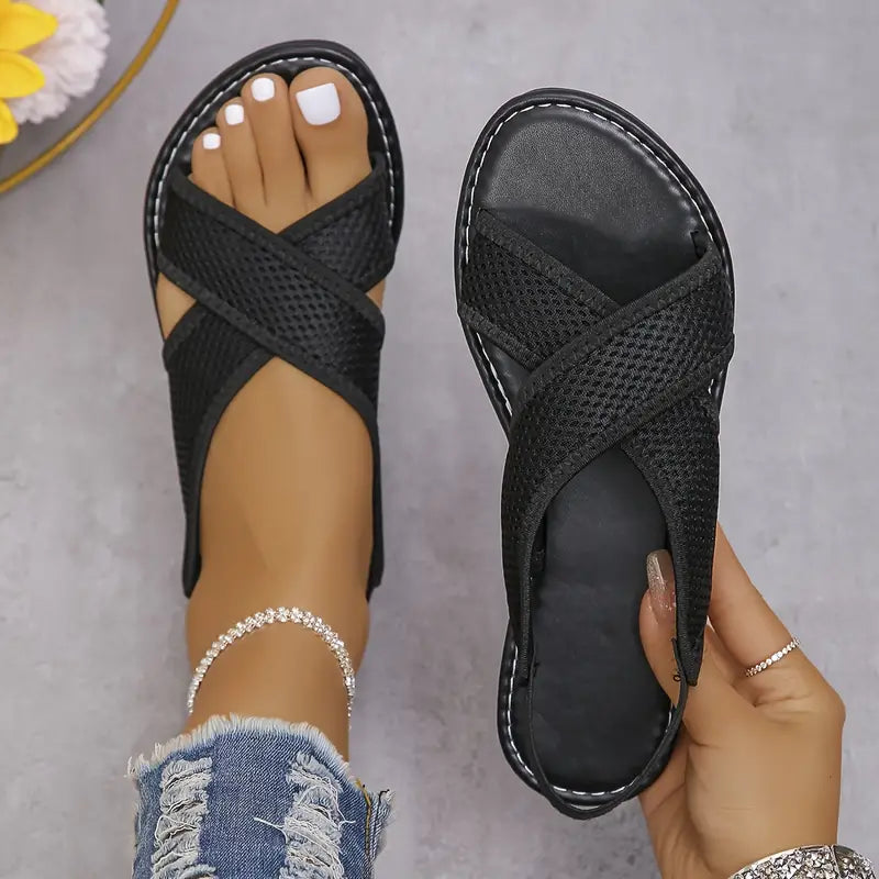 Leichte, bequeme Mesh-Sandalen mit überkreuzten Riemen