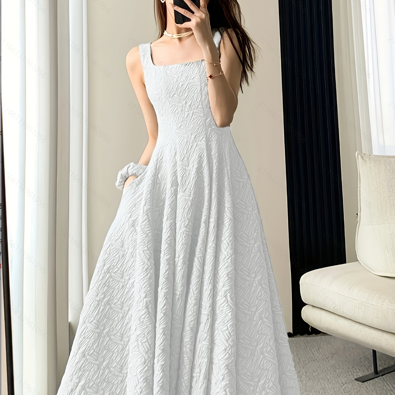 Elegantes Kleid mit quadratischem Ausschnitt - ideal für Frühling und Sommer