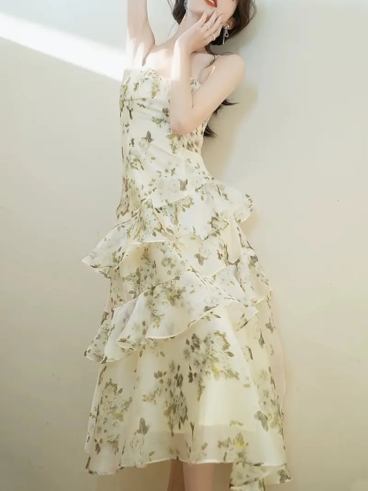 Grünes Blumenkleid – Elegantes Sommerkleid mit Spaghettiträgern, leicht & stilvoll