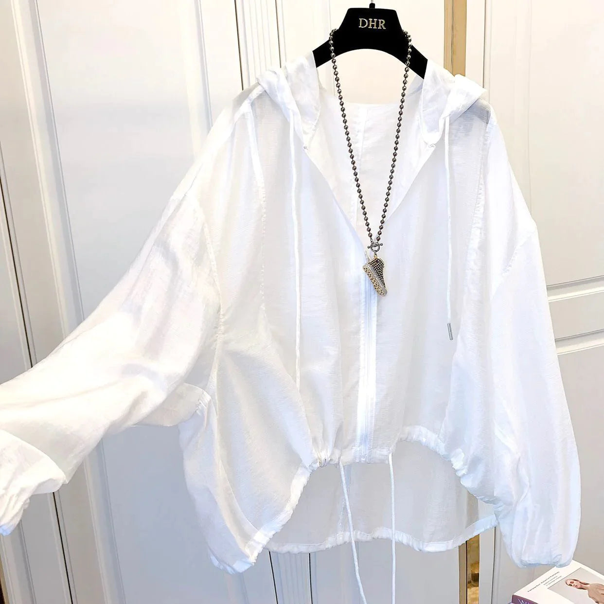 Lori's Durchsichtige Jacke