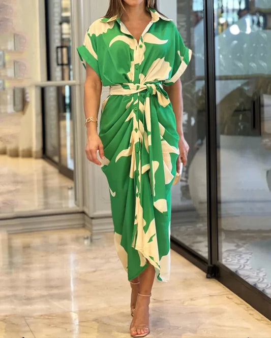 Mena - Elegantes Kleid mit bedruckten Knöpfen im Vintage-Stil für den Sommer 2024